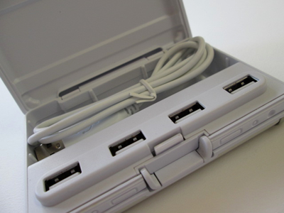 ノベルティ:アタッシュケースUSBハブ