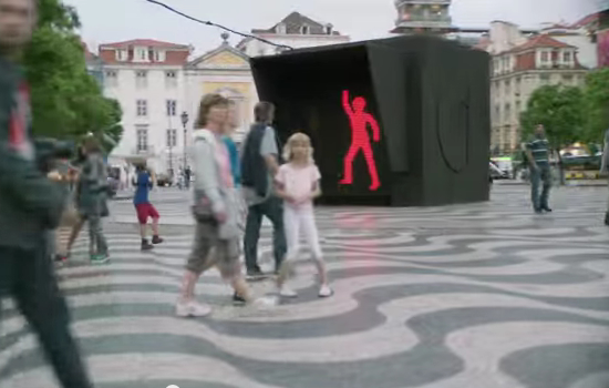 The Dancing Traffic Light(=踊る信号機)