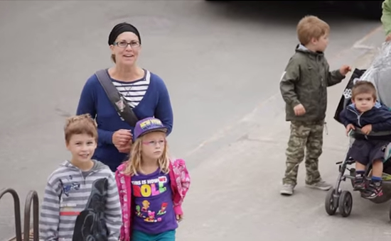 この様子を眺める通行人たちもビックリ仰天!?一体どんな仕掛けになっているのでしょうか。