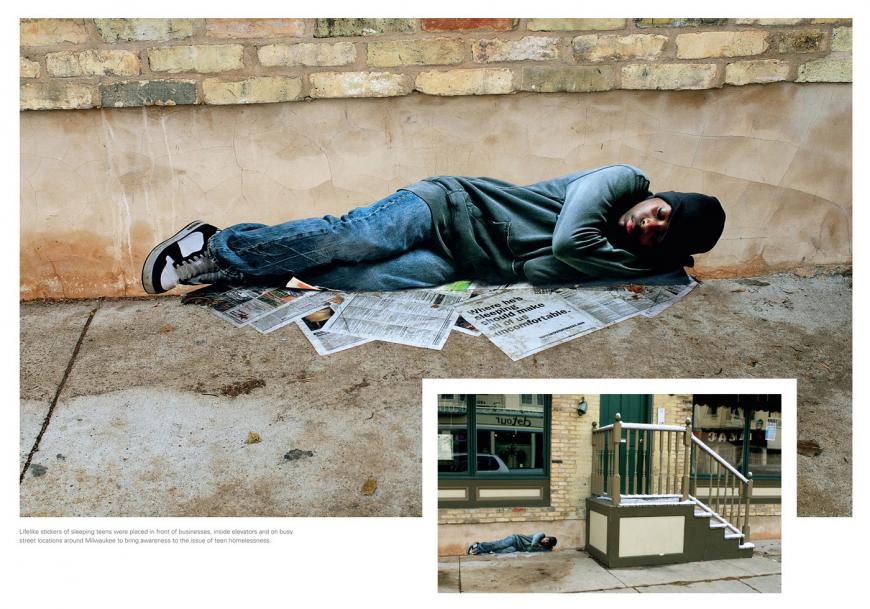 ホームレス支援団体パスファインダーの啓発広告。若者のホームレス化防止について社会全体で考えていこう、と呼びかけたキャンペーンのようです。<米国>