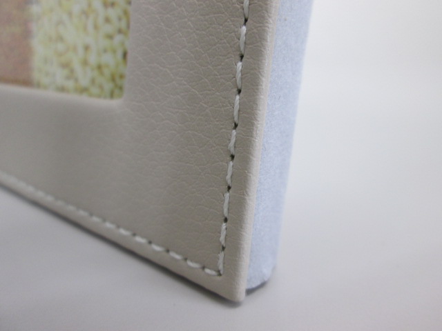 ノベルティ:レザーマルチフレーム ミルキーホワイト