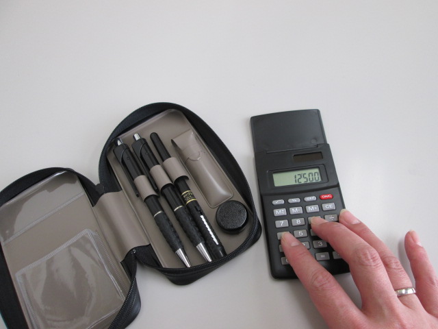 ノベルティ:ブラック電卓付印章セット