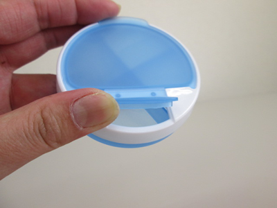 ノベルティ:便利なサプリケース