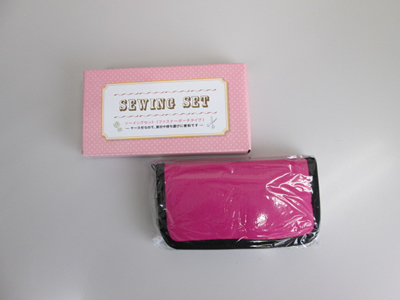 ノベルティ:ソーイングセット(ファスナーポーチタイプ)