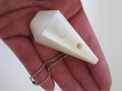 ノベルティ:LEDライト付ホイッスル スノーホワイト