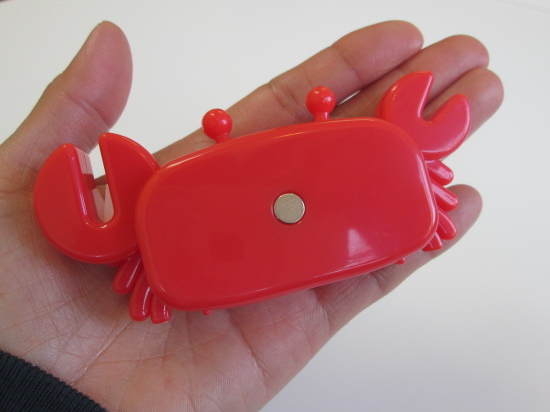 ノベルティ:冷蔵庫にピタッと!カニさん包丁研ぎ