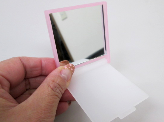 ノベルティ:UVエチケットミラー ファジーピンク