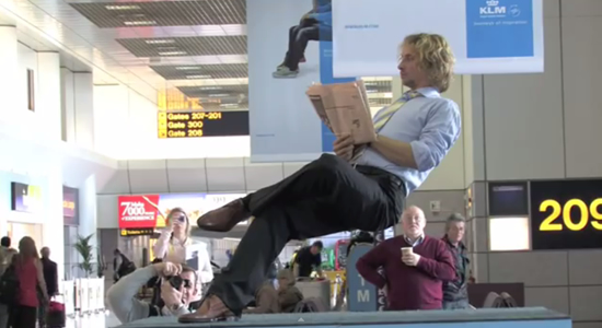 ソーシャル時代にピッタリな広報施策、KLMのゲリラマーケティング