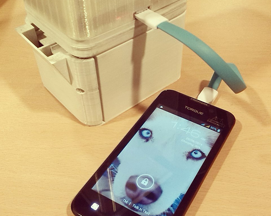 電源不要!海水だけで8時間点灯、夢のランプが実用化へ