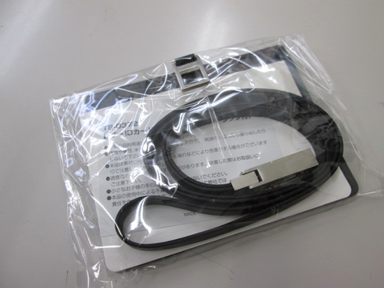 ノベルティ:レザーIDカードホルダー(ネックストラップ付)