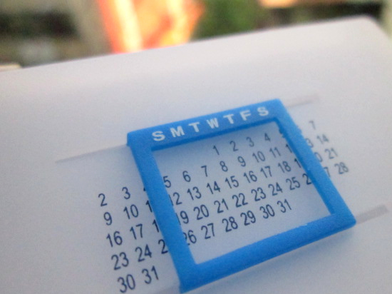 ノベルティ:カジュアルメモセット(万年カレンダー付) スノーホワイト