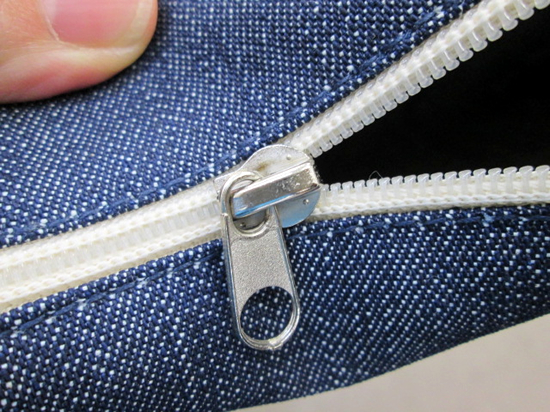 ノベルティ:デニムフラットポーチ(S)インディゴ