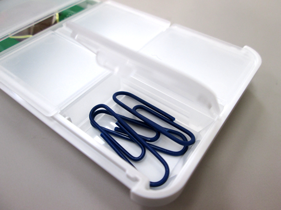 ノベルティ:ララ・アイマルチケース