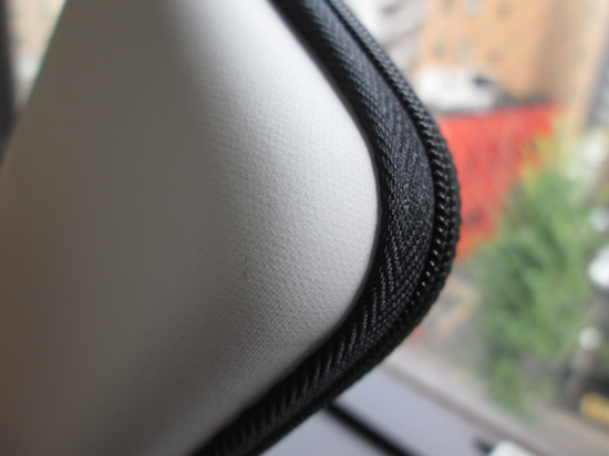 ノベルティ:モバイルアクセサリーケース(M) グレー