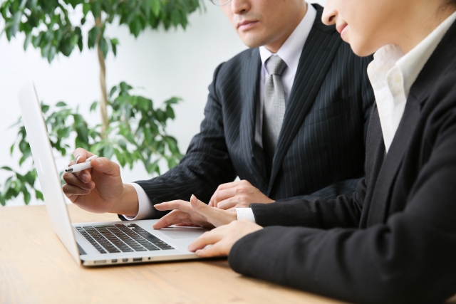 今さら聞けない!ビジネスあるある横文字・カタカナ用語 厳選10