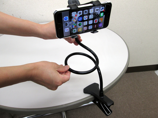 ノベルティ:スマホ フレキシブルロングクリップ