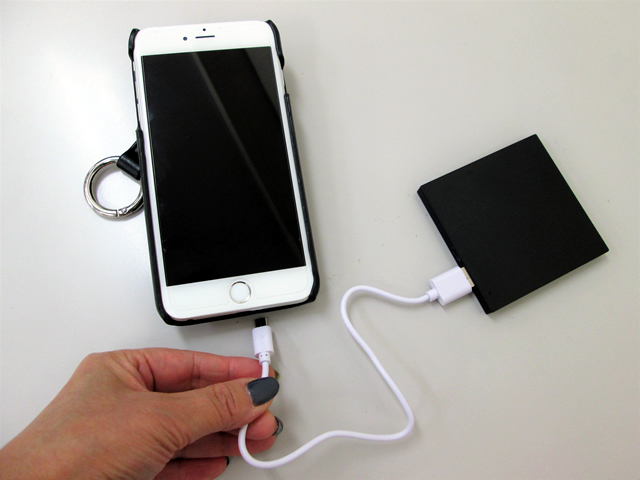 ノベルティ:スクエアモバイルチャージャー2000mAh