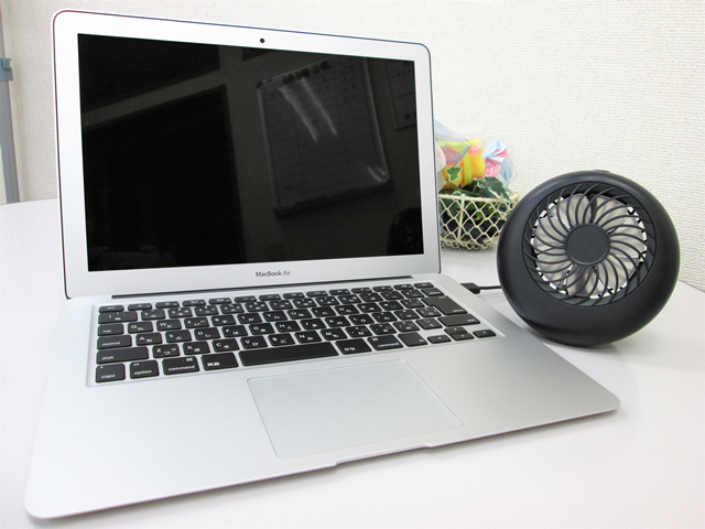 ノベルティ:コードレスデスクファン ブラック