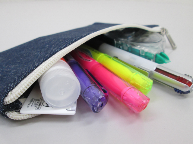 ノベルティ:デニムフラットポーチ(S) インディゴ