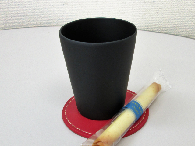 ノベルティ:バッグにもなるシートクッション ワインレッド