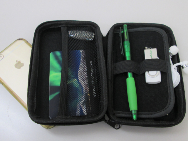 ノベルティ:モバイルアクセサリーケース(M) ブラック