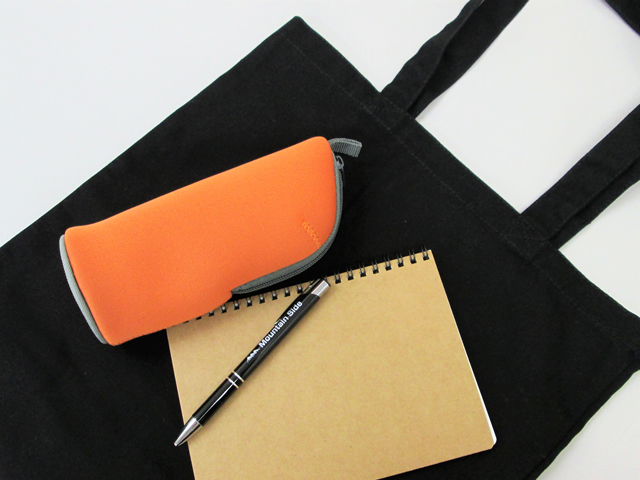 ノベルティ:マルチに使える!スタンドポーチ アソート